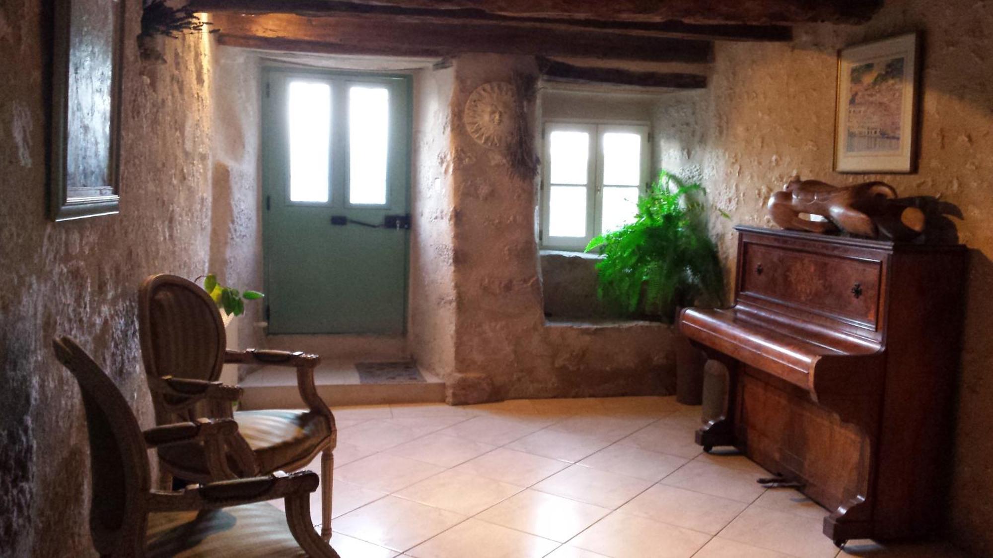 La Maison De Chloe Senouillac Экстерьер фото